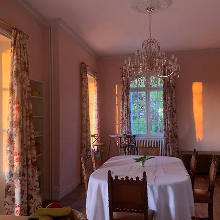 Le Manoir Des Rochers Bouere Exterior foto