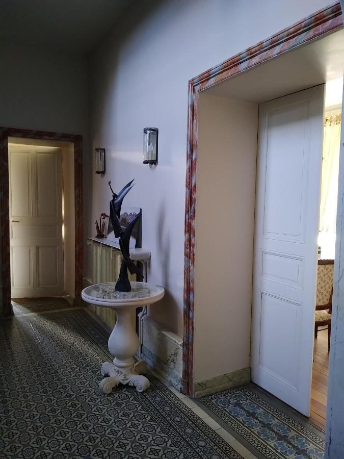 Le Manoir Des Rochers Bouere Exterior foto
